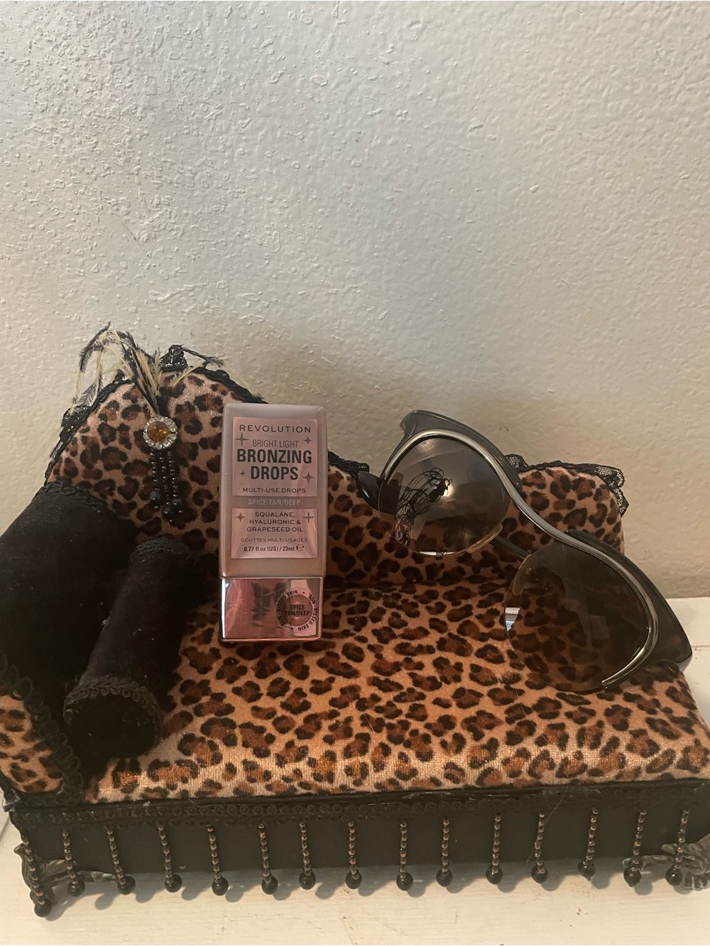 Revolution Bright Light Bronzing Drops - Pink and Rose Gold